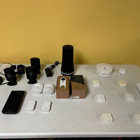 SimpliSafe Security Home Protection System – Gen 3 - Picture 1 of 8